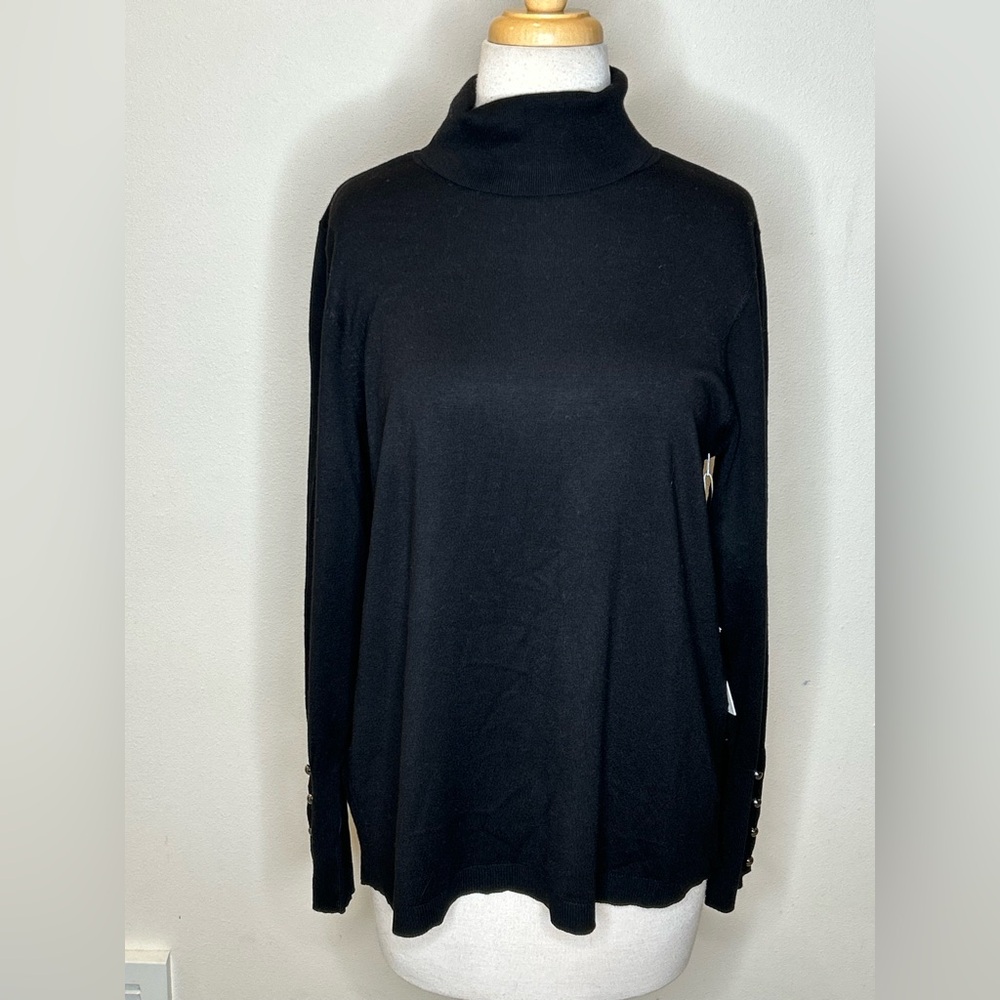 Chico's Black Long Sleeve Turtleneck Size 2 NWT Button Details Rayon